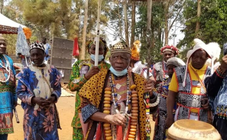  Sa Majesté, FOSSOKENG SOLEFACK II, Roi des Batseng’la dépose 507 500 FCFA pour le festival Apeuthe Ntsengla 2026