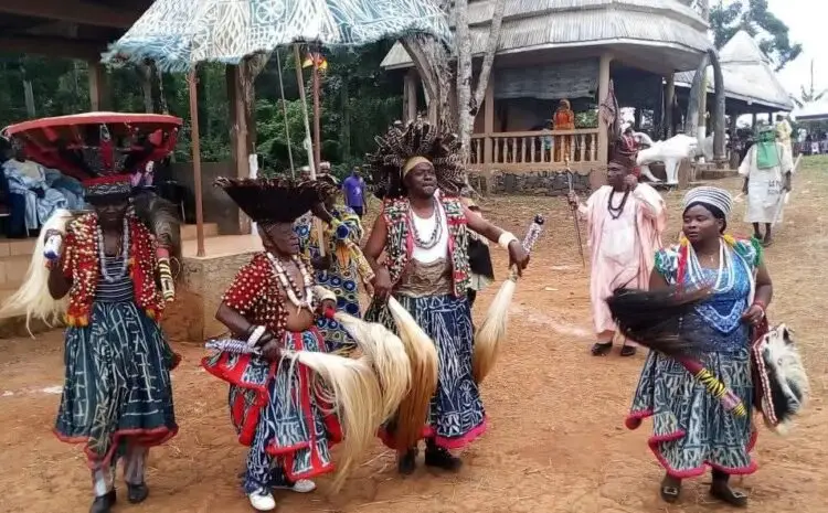  Jeu-Culturel : Reconnaissez-vous cette danse emblématique de Batseng’la ?